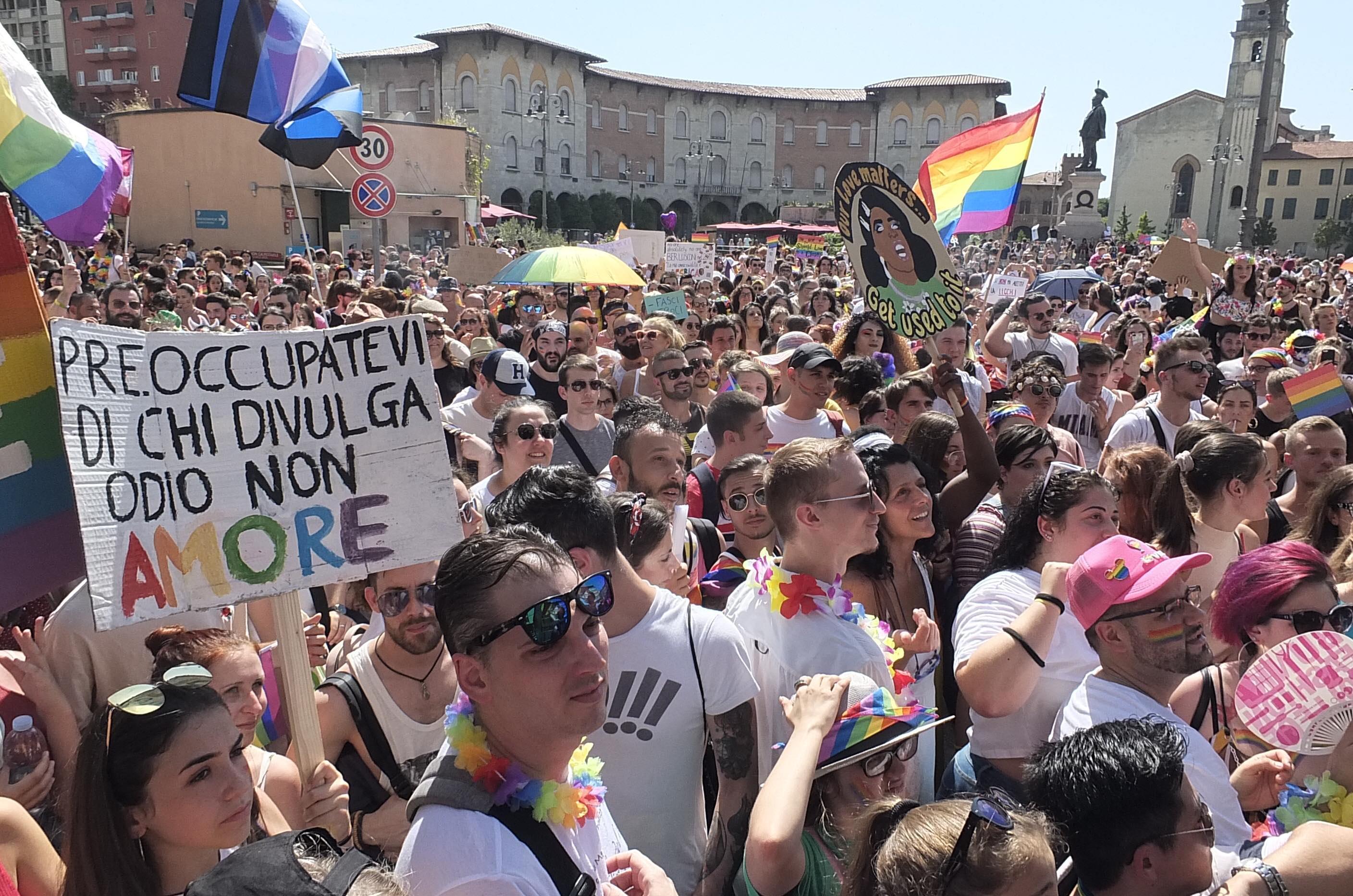 Un momento del corteo (foto Fabio Muzzi)