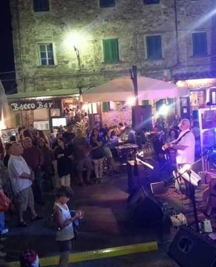 La Festa della birra con musica dal vivo