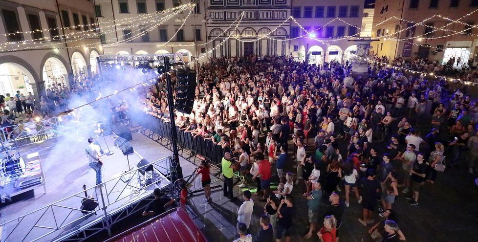 Notte Bianca, la città s’accende tra shopping, show e mostre 