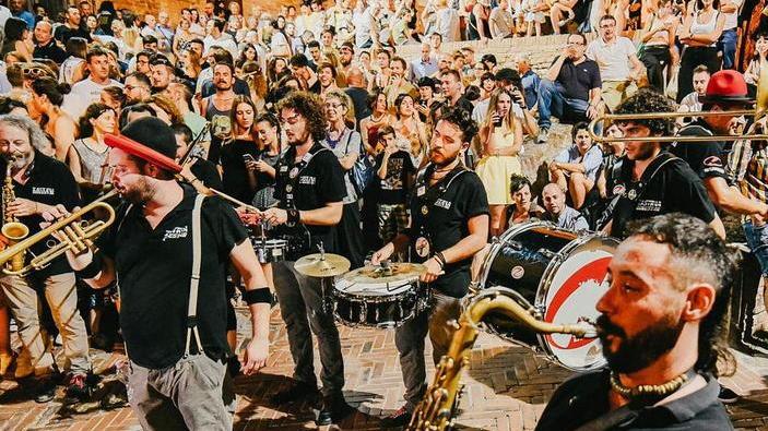 Ecco abbonamenti e sconti per i 100 show di Mercantia