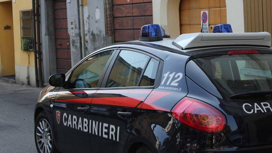 Incappucciato nella notte vicino a una ditta: denunciato