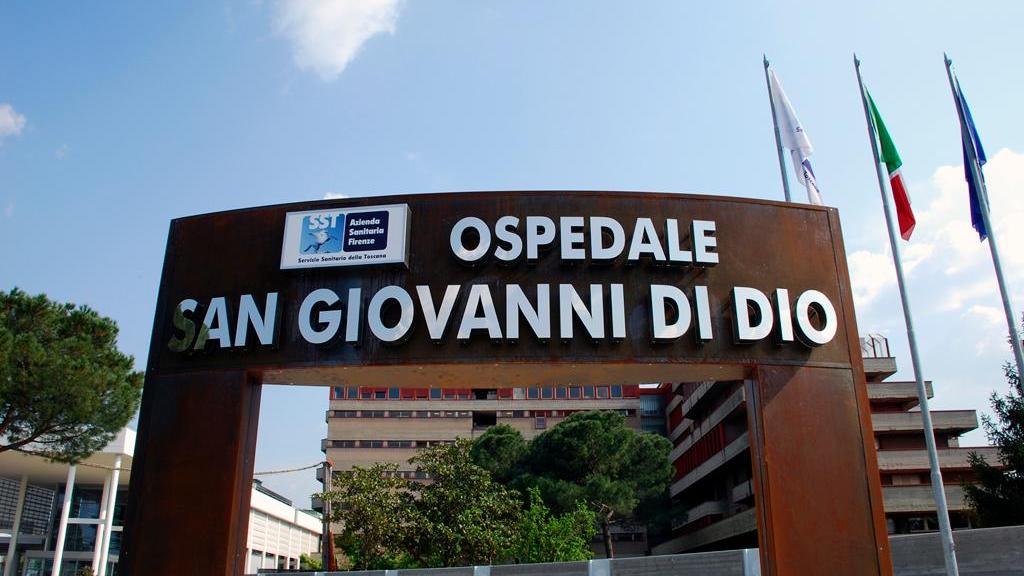 In scooter contro le auto in sosta: muore a 16 anni