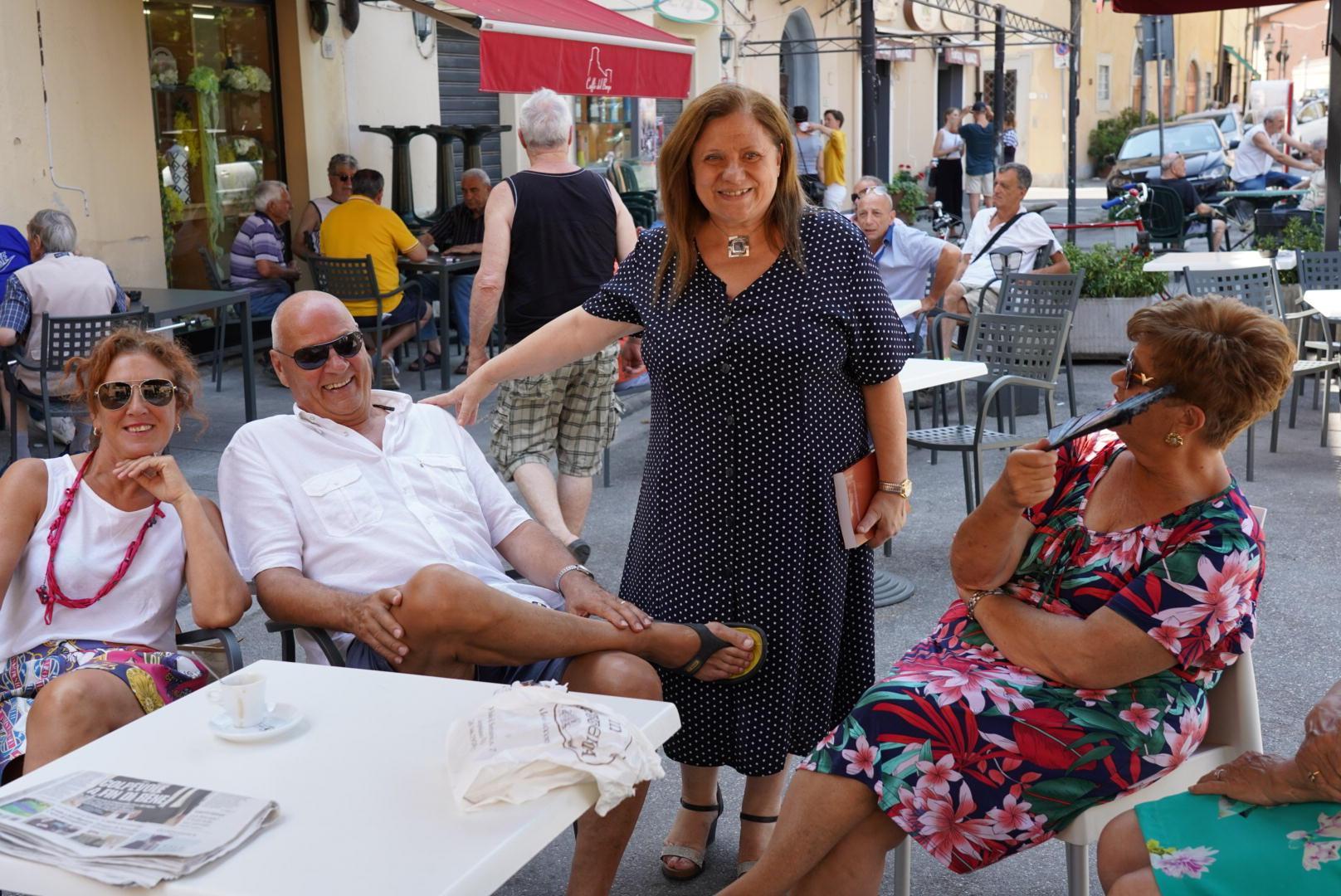 Rossana Pardini con alcuni amici a Vicopisano (Foto Franco Silvi)