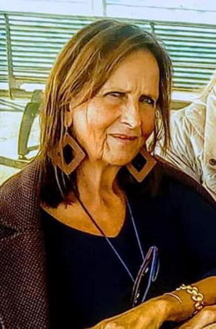 Professoressa derubata della borsa appena regalata