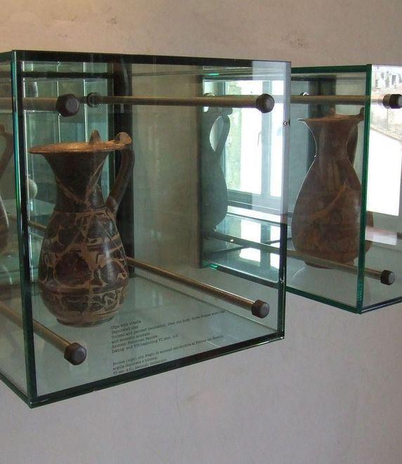 Ceramiche etrusche inedite in mostra a Pitigliano