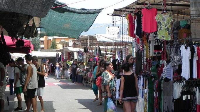 Sì al ritorno del mercato nella piazza Moro rinnovata