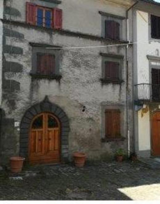 Petizione dei residenti «Via Piazzetta si intitoli a Castruccio Castracani»