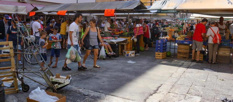 Finiti i primi lavori: piazza Cavallotti rattoppata