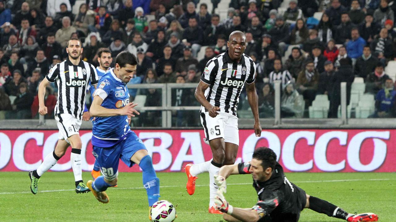 Una delle prodezze di Buffon in Juventus-Empoli del 2015