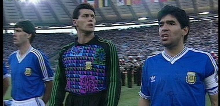 «Hijos de puta»: e Maradona scese in guerra con il mondo