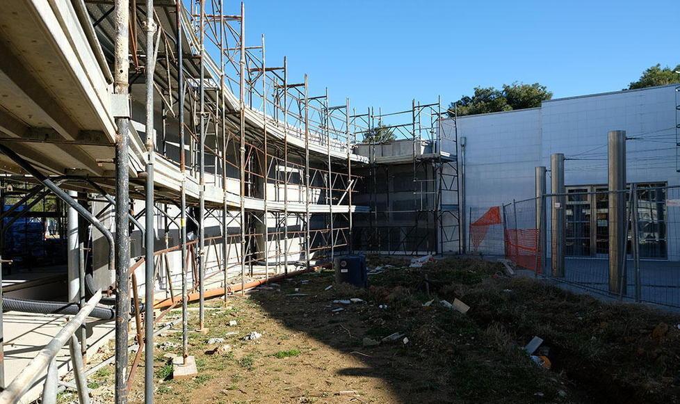 Villaggio scolastico, cantieri aperti ma il teatro riaprirà con 250 posti 