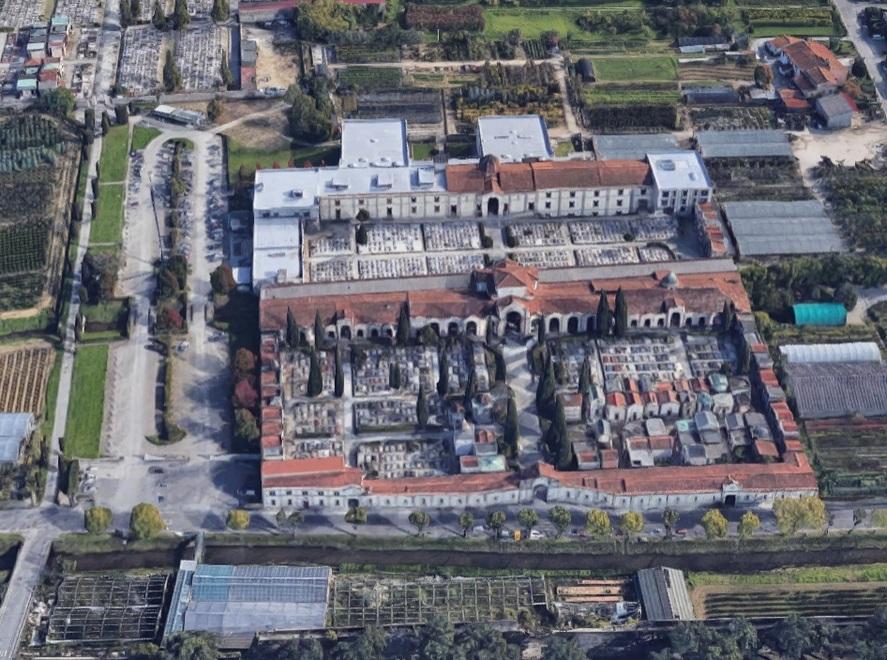 Cresce solo il cimitero della Misericordia: nuova convenzione e scontro in consiglio 