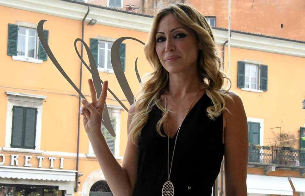 Estate in ritardo e pochi soldi in tasca: i saldi sono partiti ma al rallentatore 