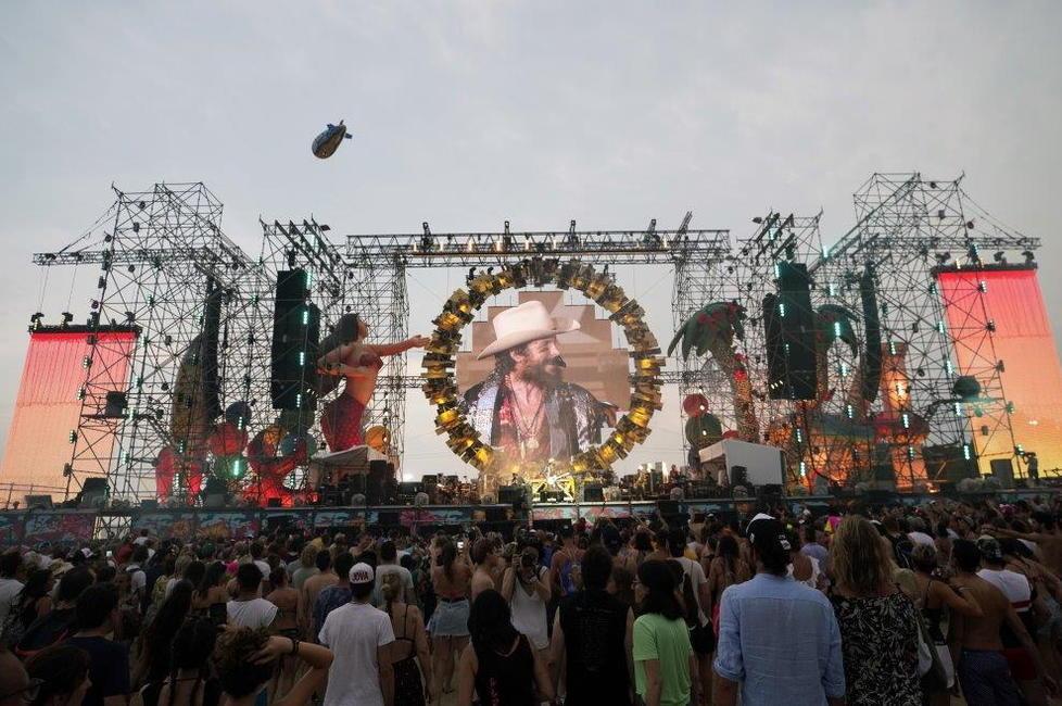 In 50mila alla data zero del Jova beach party che arriverà a Viareggio 