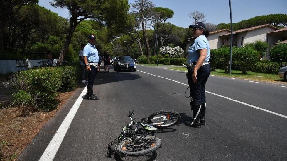 Travolto da un’auto a 9 anni mentre è in bici: è grave