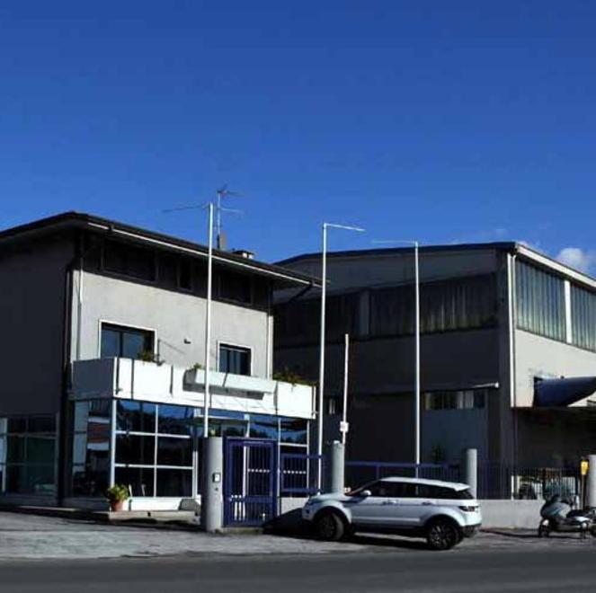 Crisi alla Vetreria Bonini, 12 licenziati. I lavoratori: la chiusura si poteva evitare 