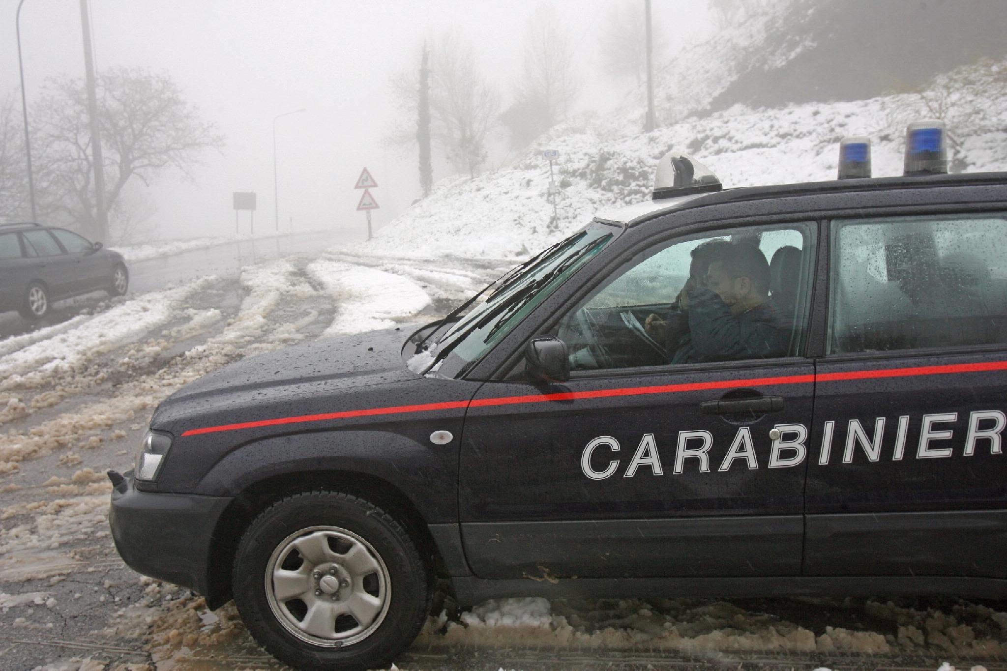 Una pattuglia dei carabinieri (archivio)