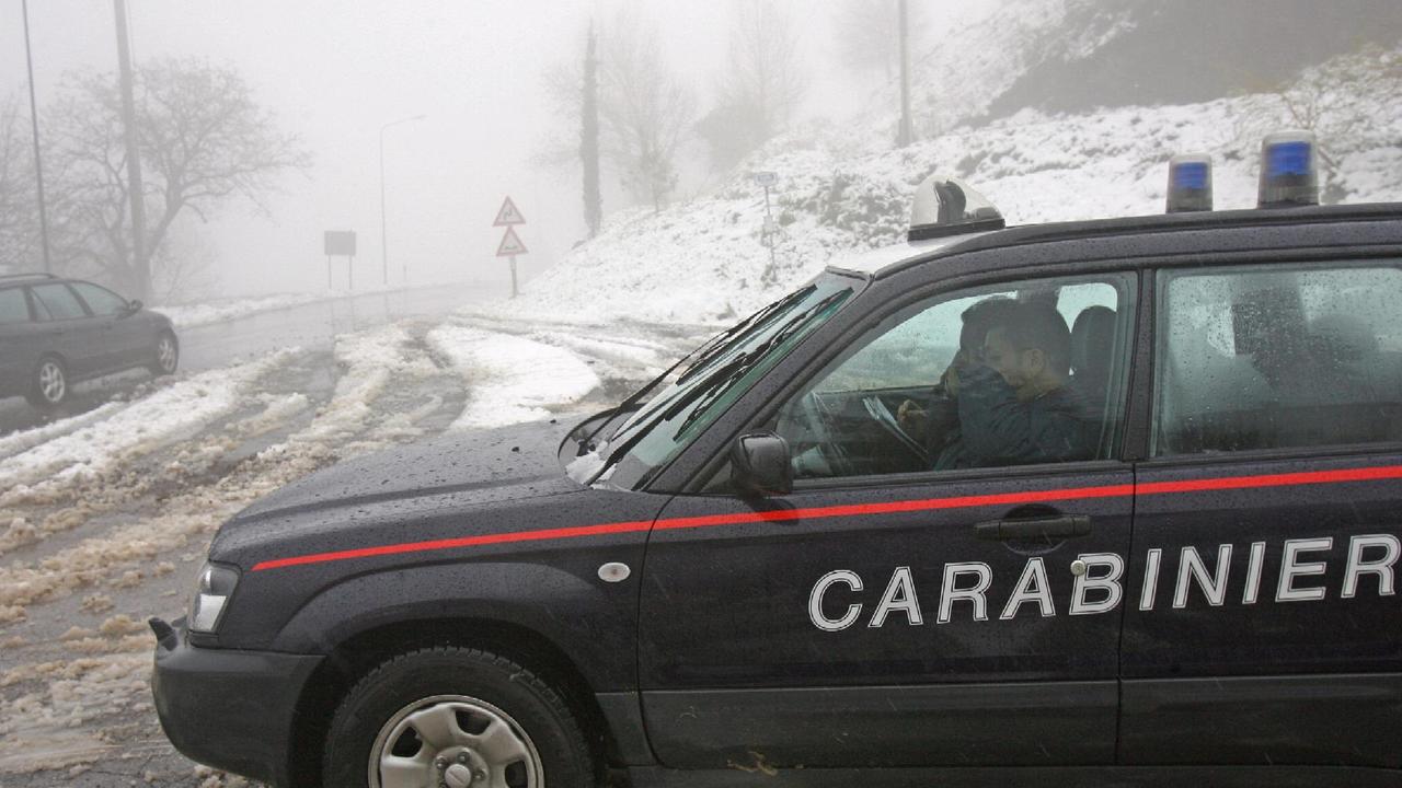 Una pattuglia dei carabinieri (archivio)