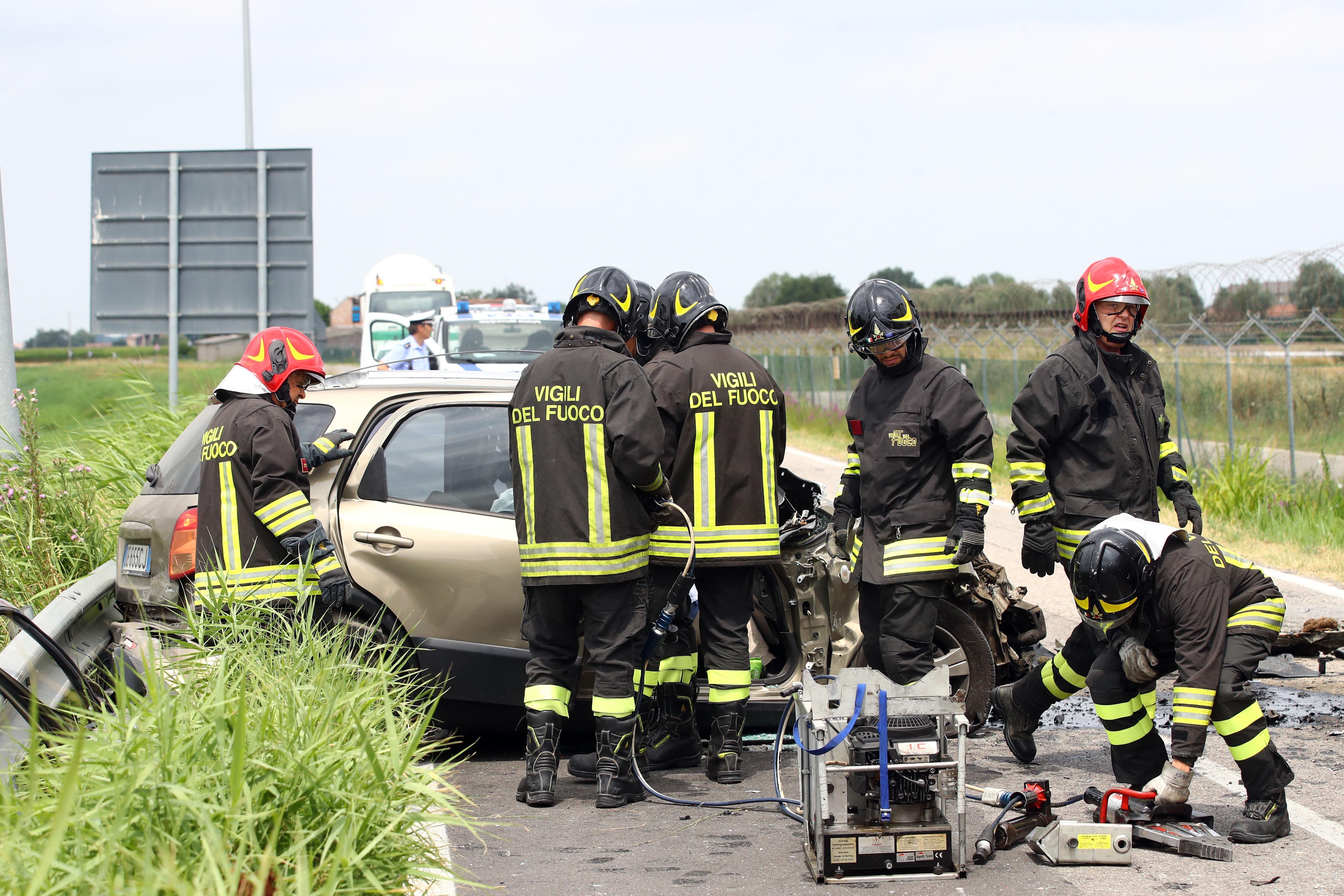 Tragico schianto in via Cantone: due morti
