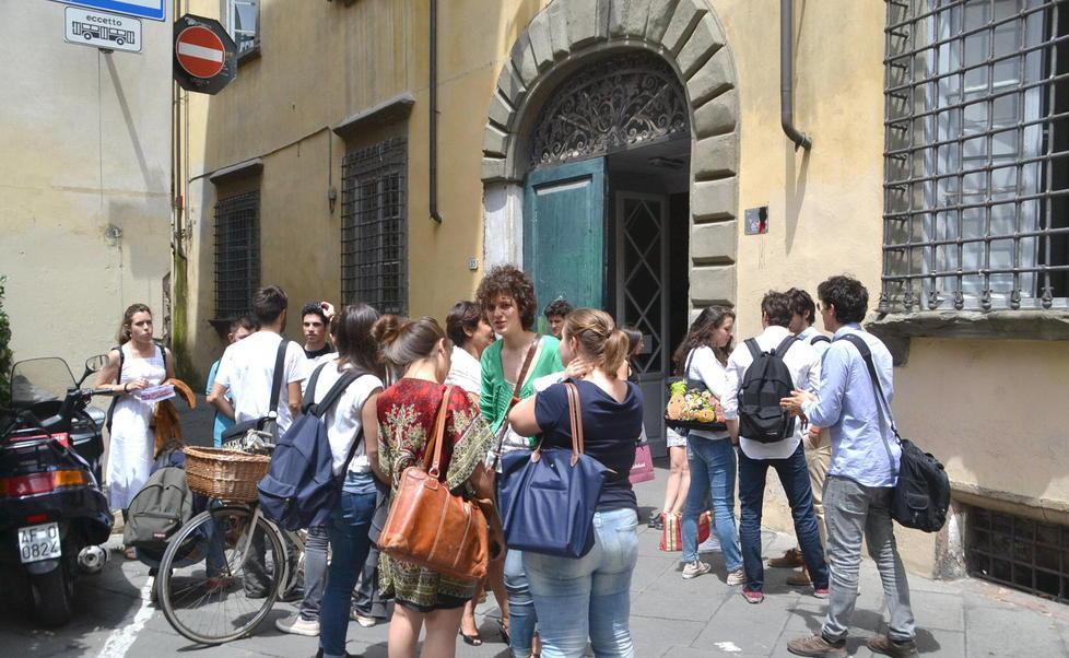 Gabriele, esame da 100 e lode al classico La lista dei maturi anche a Civitali e Paladini