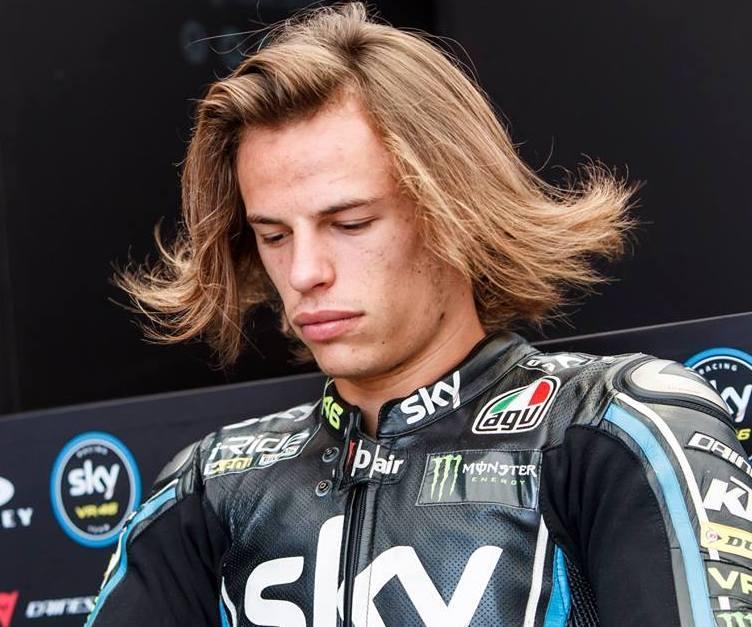 Il reggiano Nicolò Bulega nella pausa della Moto2 finirà ancora sotto i ferri 