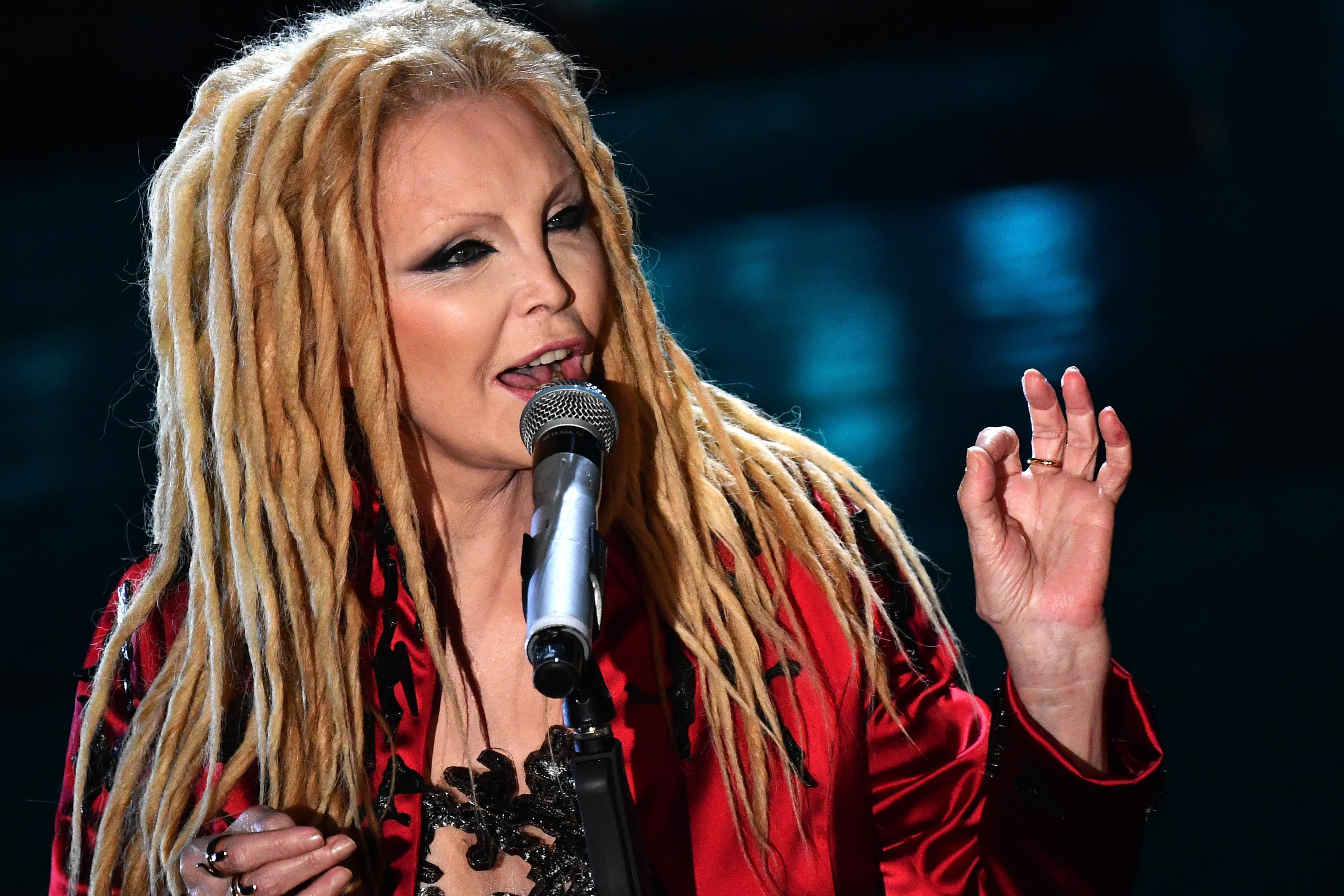Tutta l’eleganza di Patty Pravo sul palcoscenico di 11 Lune 