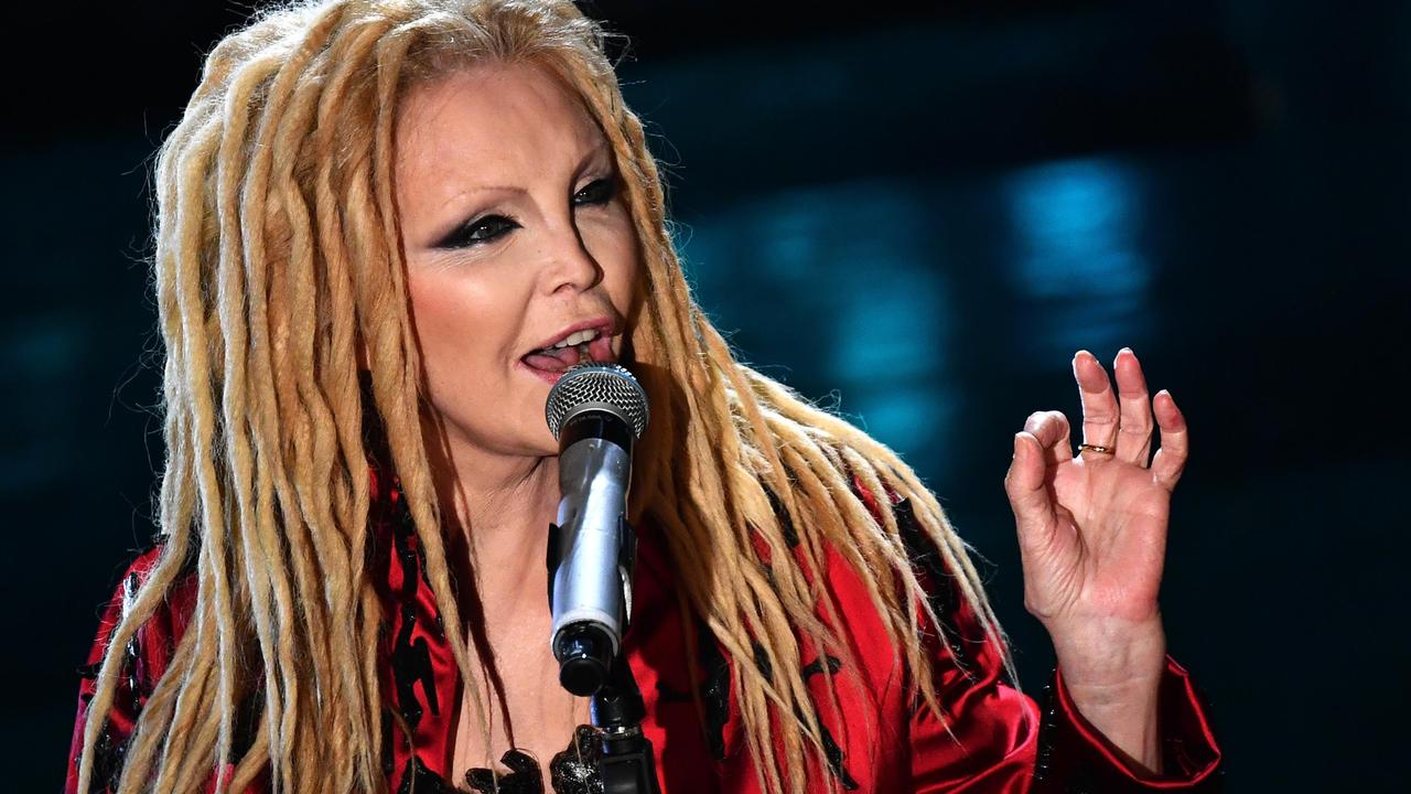Tutta l’eleganza di Patty Pravo sul palcoscenico di 11 Lune