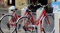 Parcheggi e stalli di sosta E bici elettriche per tutti