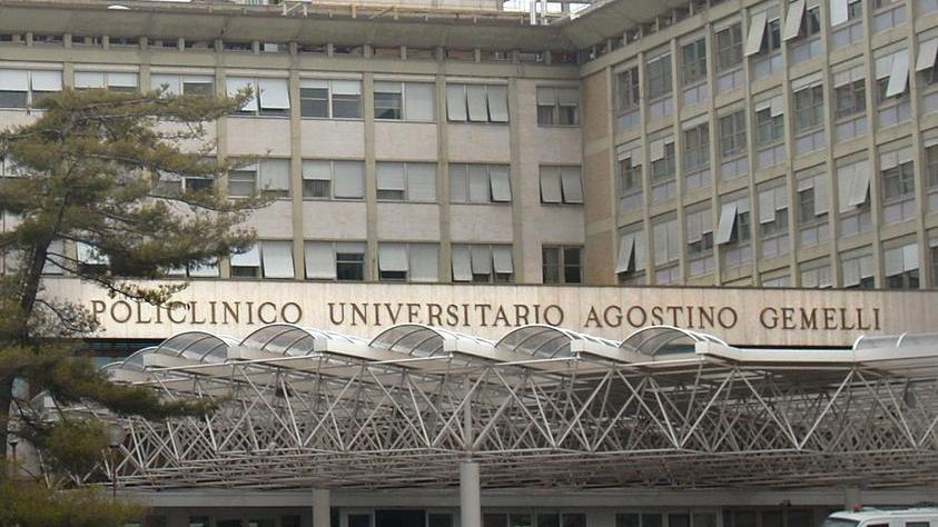 L’ingresso del policlinico Gemelli di Roma
