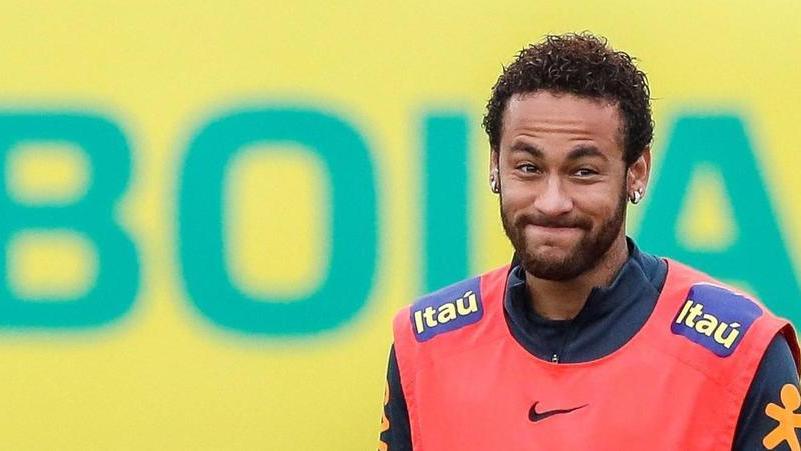 Neymar, da star a scarto Leonardo: «Non ci serve, se arriva un’offerta parte»