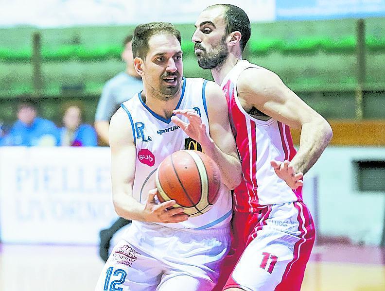 Libertas sgambetta la Pielle e porta via Malvone e Bertolini 