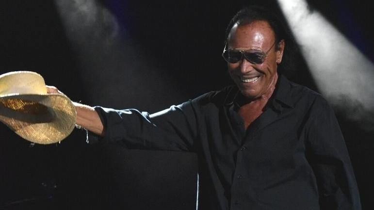 Venditti re per una notte in piazza del Duomo