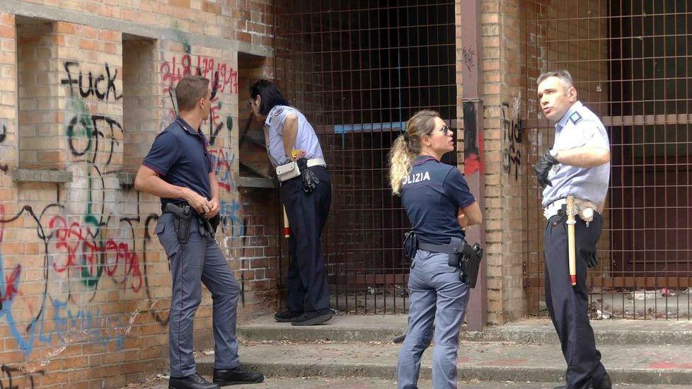 Ex scuole Pietro Lana Controlli sugli abusivi