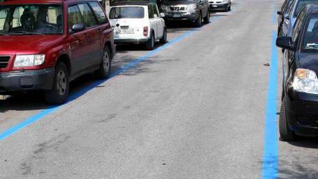Parcheggi blu a Lido arriva la sosta gratis per i primi 20 minuti