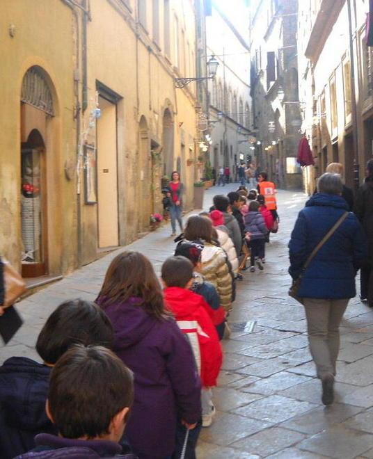 Piedibus entra in aula e si racconta 