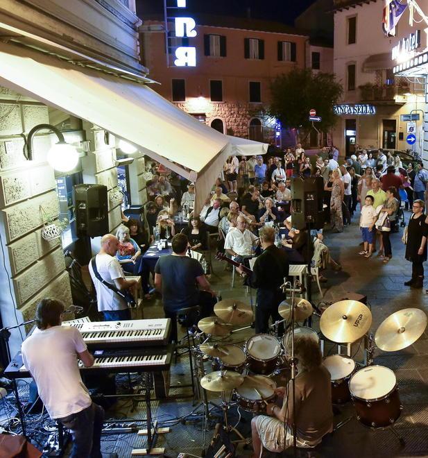 È tutto pronto per la Notte bianca della musica Dalle piazze ai locali sarà un’invasione di note 
