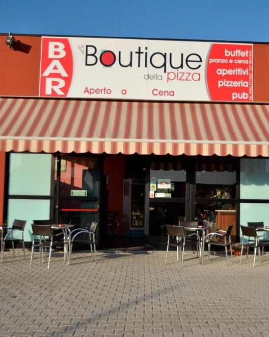 Rubano tre televisori da una pizzeria a Porcari 