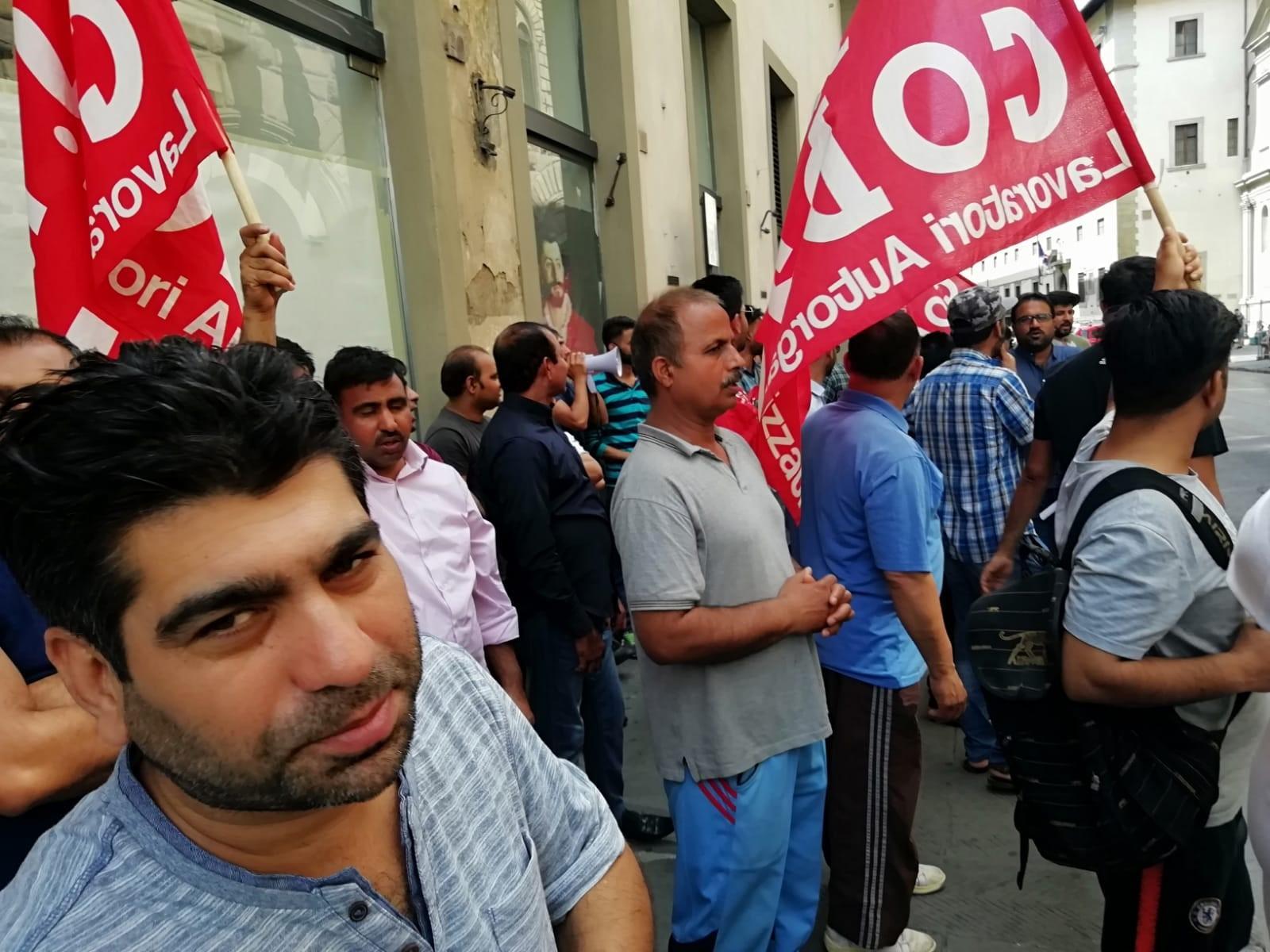 La protesta degli operai pachistani a Firenze
