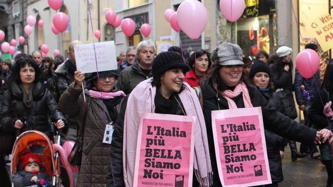 Le donne si ribellano alla crisi della politica nasce un comitato