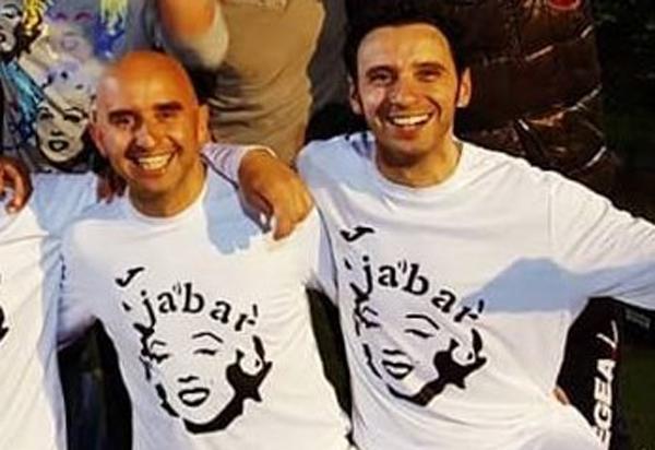 Batte un calcio di punizione e manda il fratello all’ospedale
