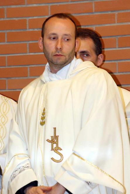 Fornaci, in migliaia all’inaugurazione della nuova chiesa 