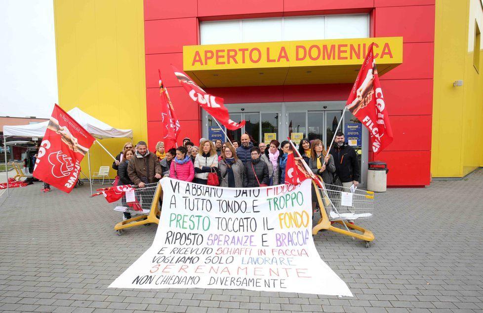 Il crac del Mercatone Uno approda in Sala Tricolore 