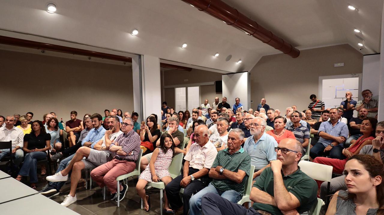 L'assemblea dedicata al ponte di Fibbiana (Foto Sestini)