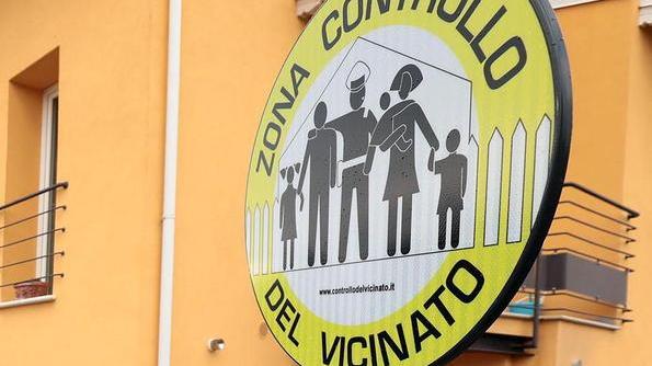 Un tipo di cartello che indica la zona di attuazione del controllo di vicinato