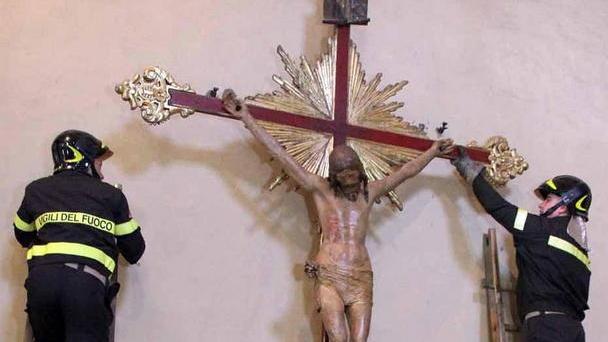 Il crocefisso ha lasciato S. Lucia