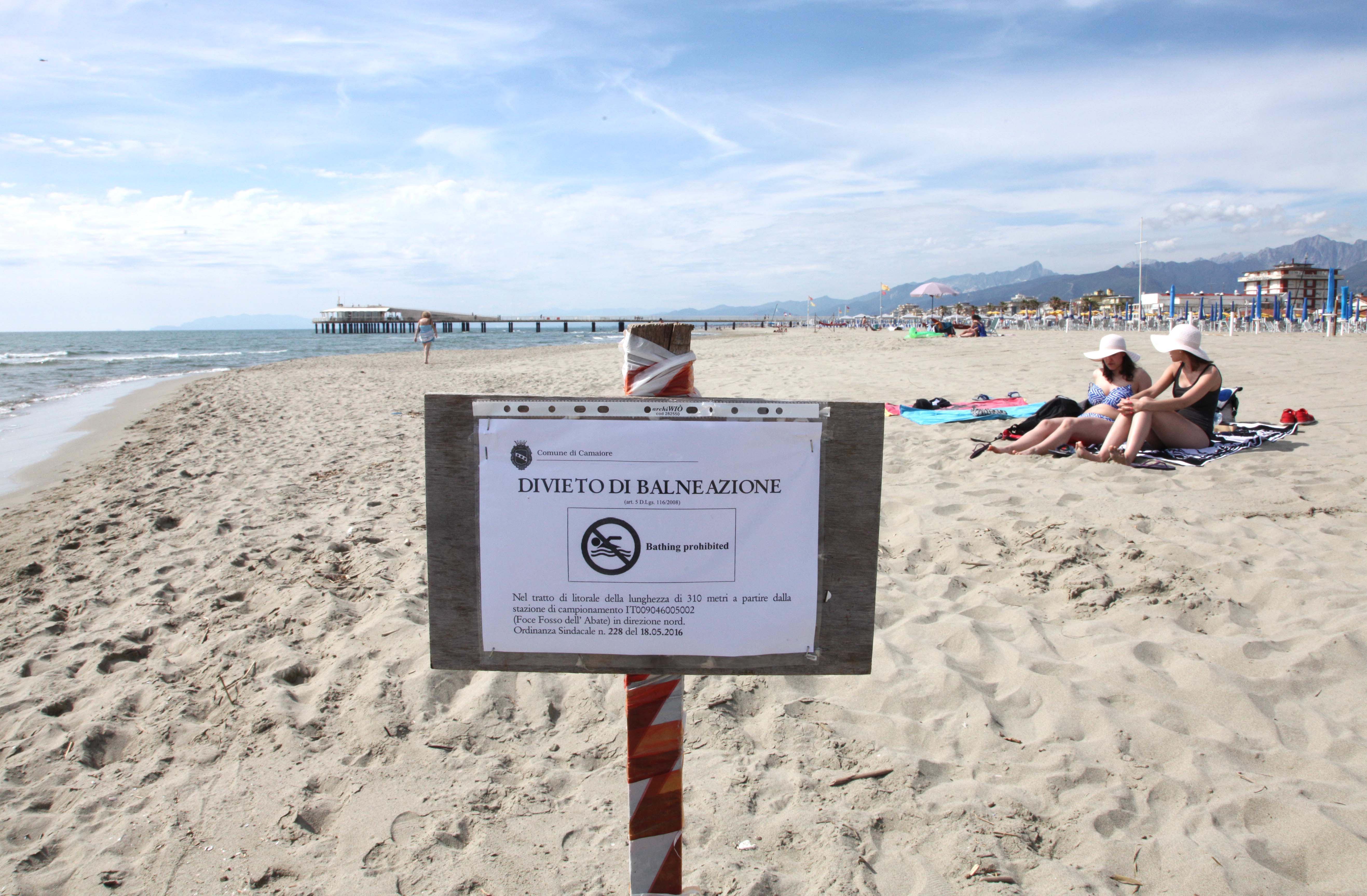 Piove, il mare si inquina, quindi il governo ruba