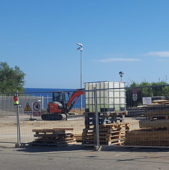 Spiaggia sotto Bernardini il passo resta sbarrato Apertura a fine luglio