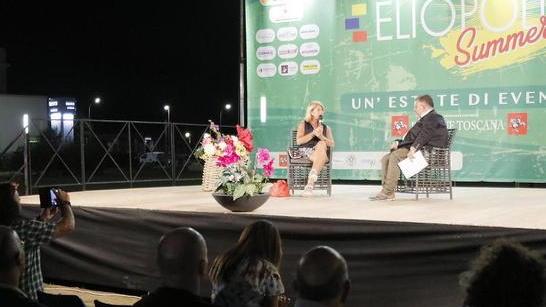“Il Tirreno Incontra”, Morace entusiasma sul palco di Eliopoli Il 29 Conti contro tutti