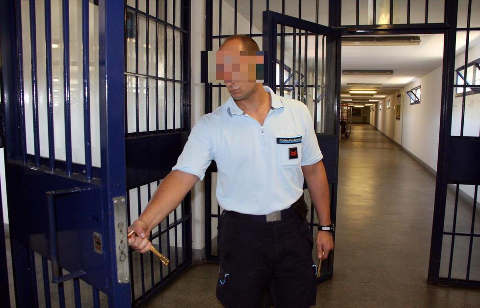 Portò un telefono in carcere Condannata una docente 