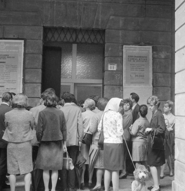 Modena. 1964 /2 Viene inaugurata in via Giardini la prima “Standa” 